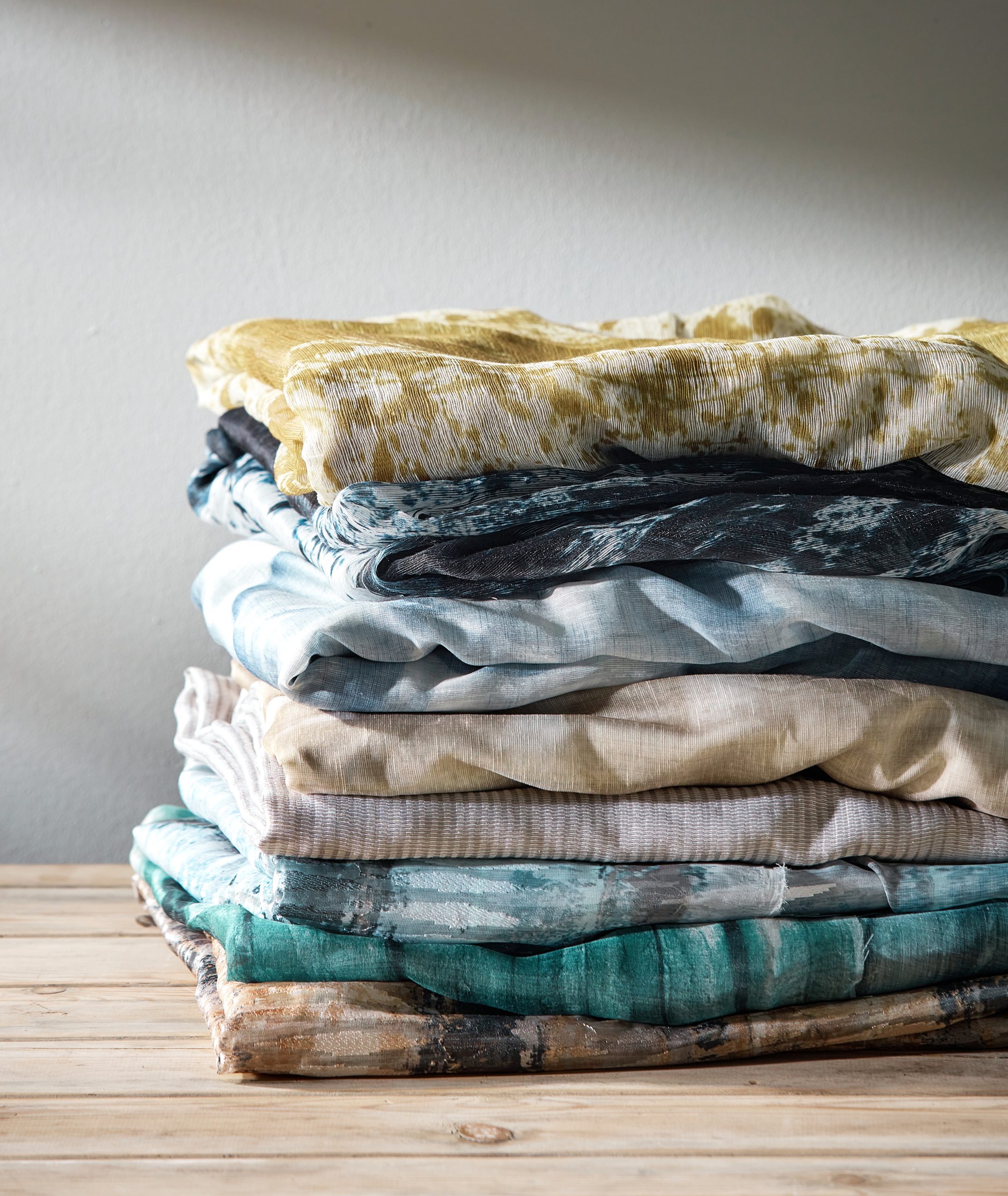 Harlequin_Sheers_Reflect_12_FabricStack Harlequin_Sheers_Reflect_12_FabricStack